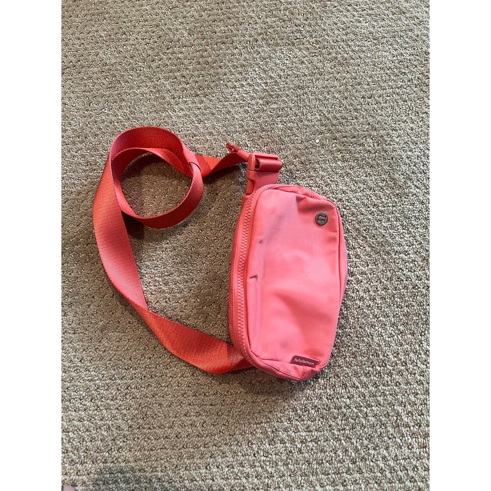 Pink Lululemon Everywhere Bag